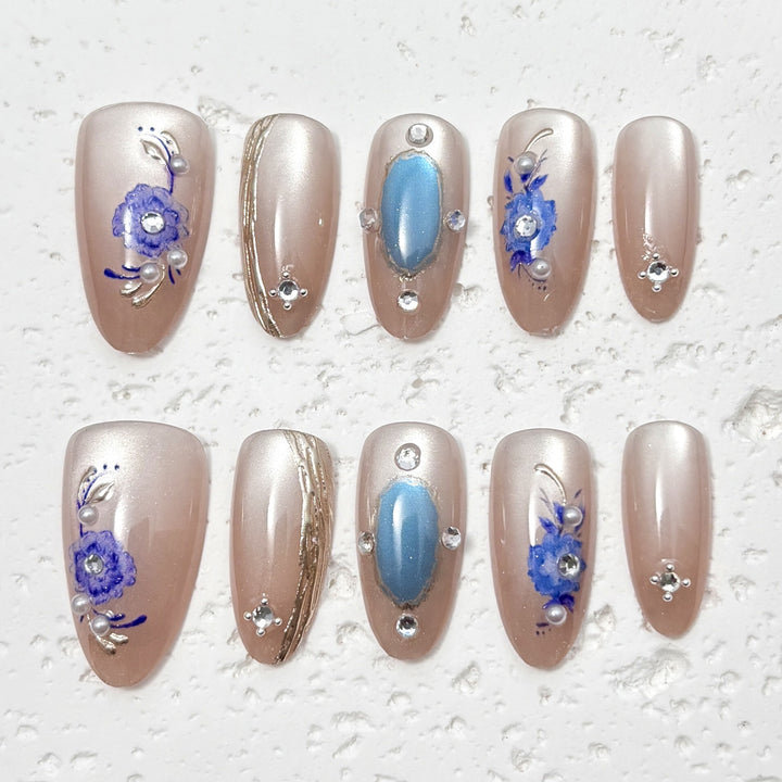 Elegant Floral-Designed Press-On Nails