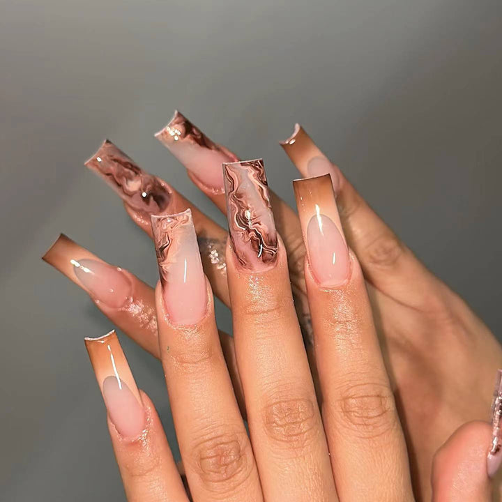 Artistic and elegant gel nails Bowlift
