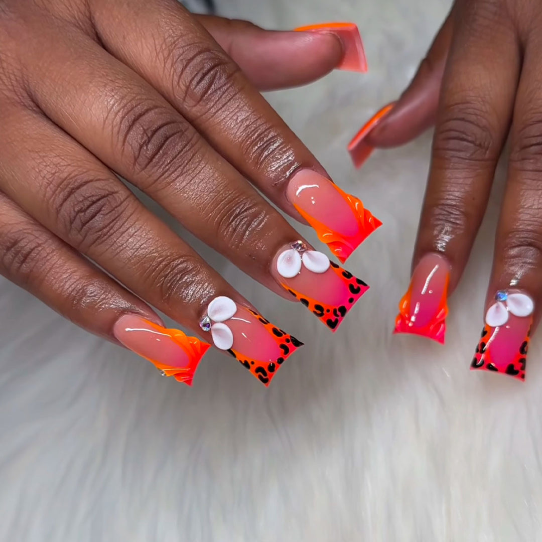 Creative Artistic Press-On Nail Extensions Bowlift