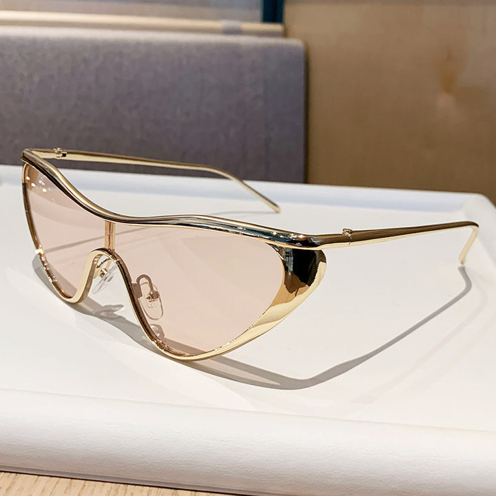 Women's futuristic oversized sunglasses with striking design Bowlift