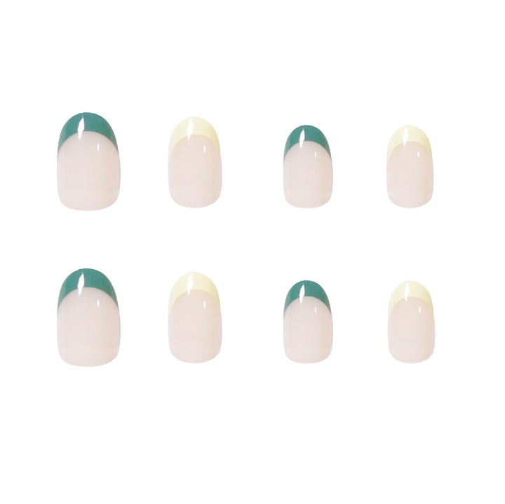 Artful nail art with creative color tips Bowlift