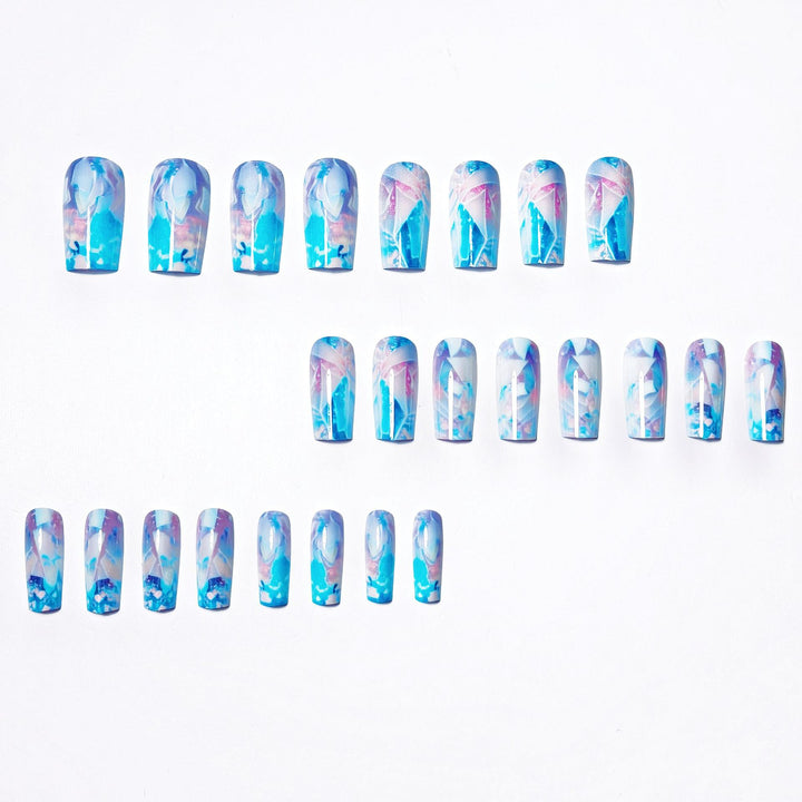 Artificial Nails in Modern Crystal Look Bowlift