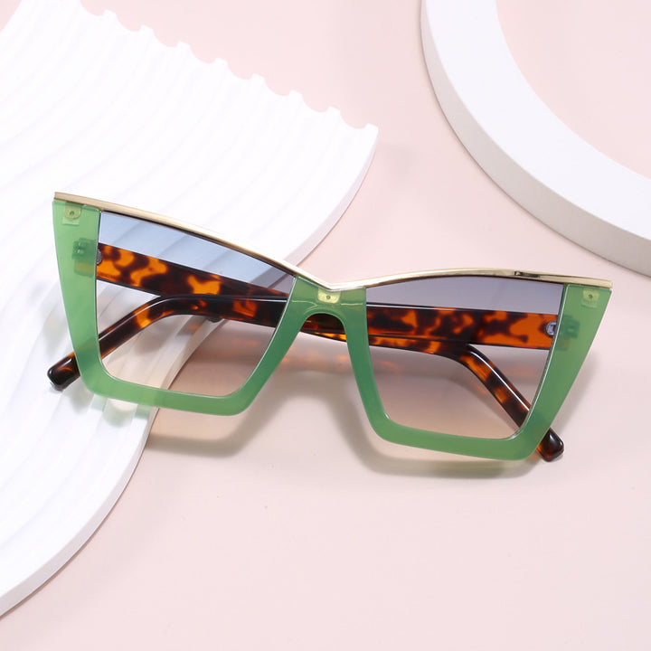 Ladies square sunglasses with golden details Bowlift