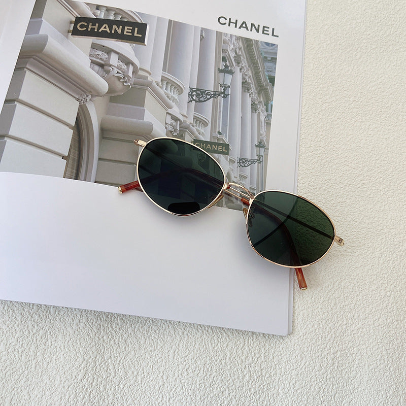Fashionable Glasses in Elegant Design Bowlift