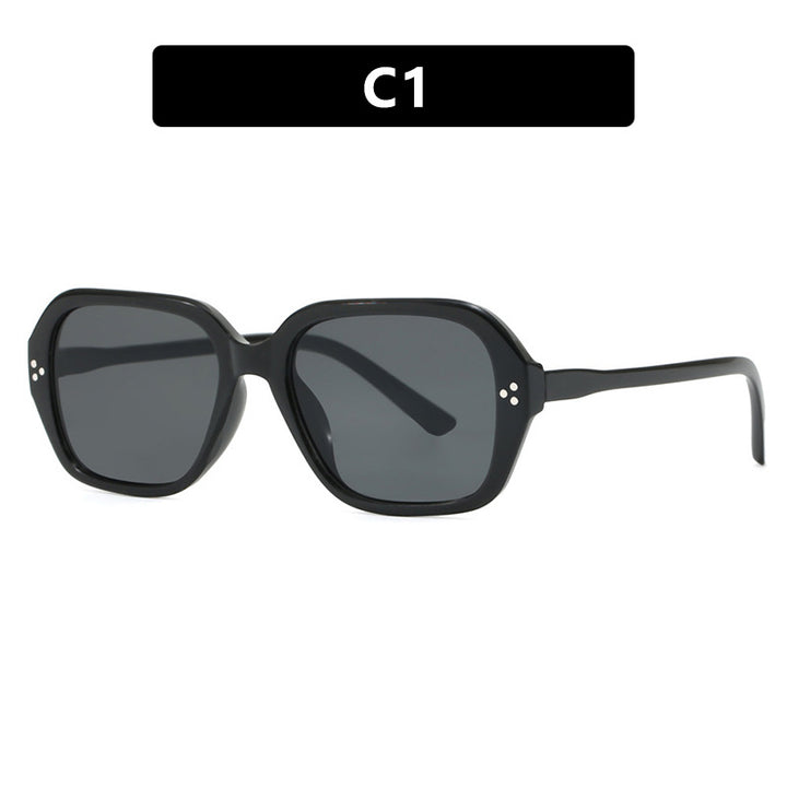 Women stylish sunglasses in trendy geometric design Bowlift