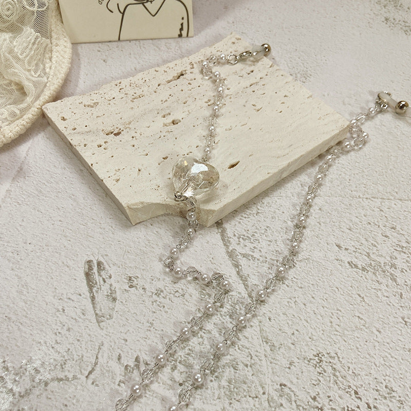 Elegant jewelry necklace with heart-shaped pendants Bowlift