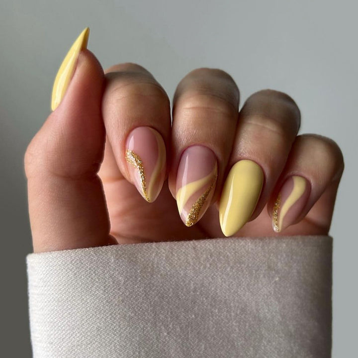 Artificial Press-On Nails with glamorous designs Bowlift