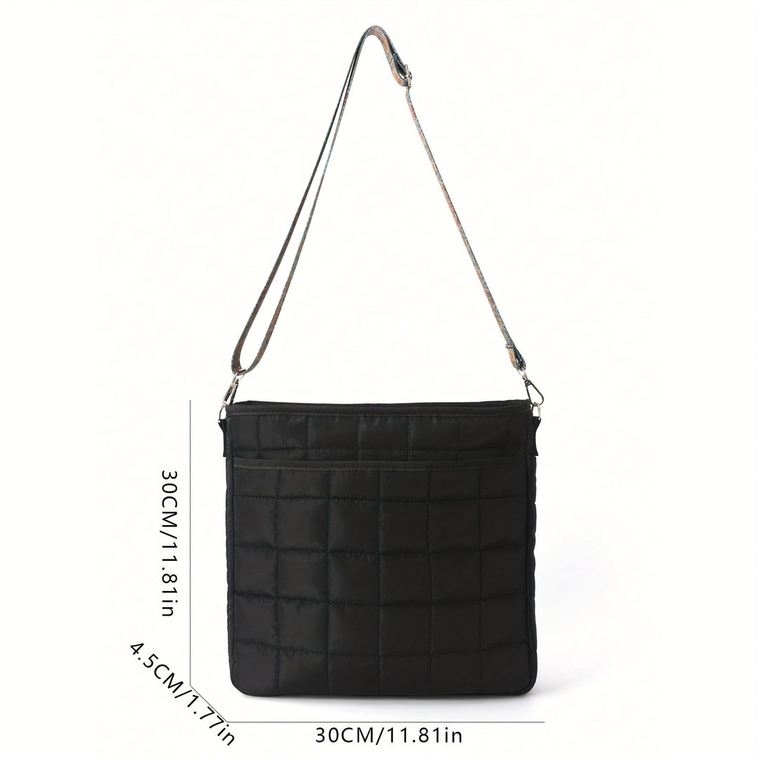 Fashionable shoulder bag with square quilted pattern Bowlift