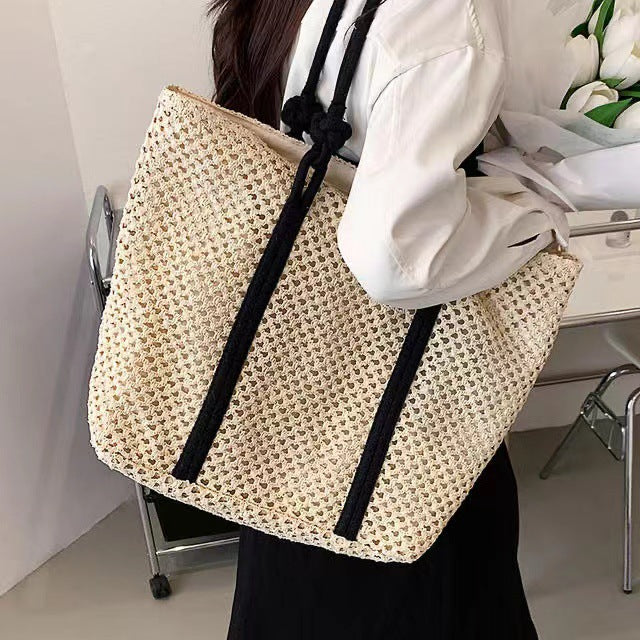 Large Shoulder Bag Made of Sustainable Material Bowlift