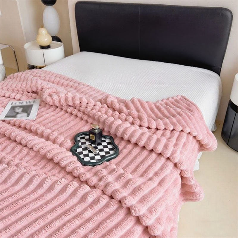 Women Plush Bedspread with Textured Design Bowlift