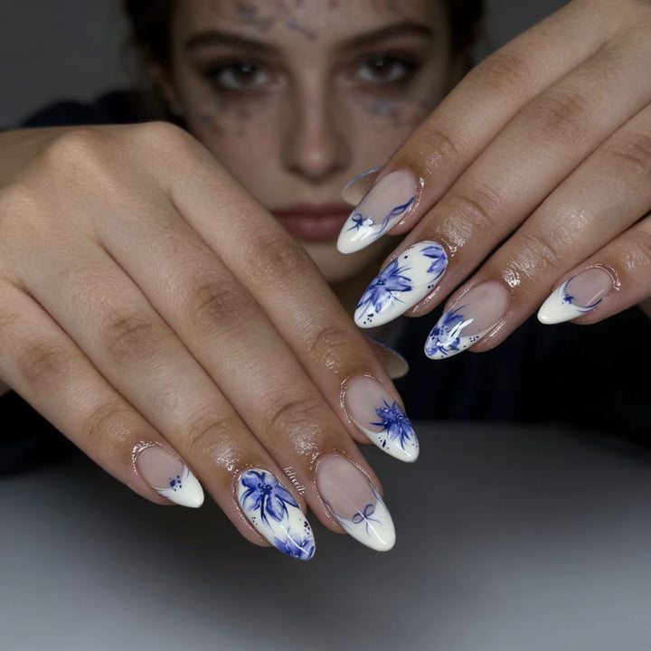 Artificial nails with floral pattern and elegant accents Bowlift