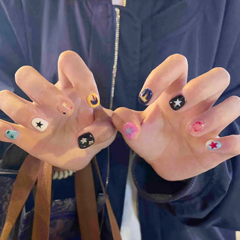 Playful Artistic Nail Art Design Set Bowlift