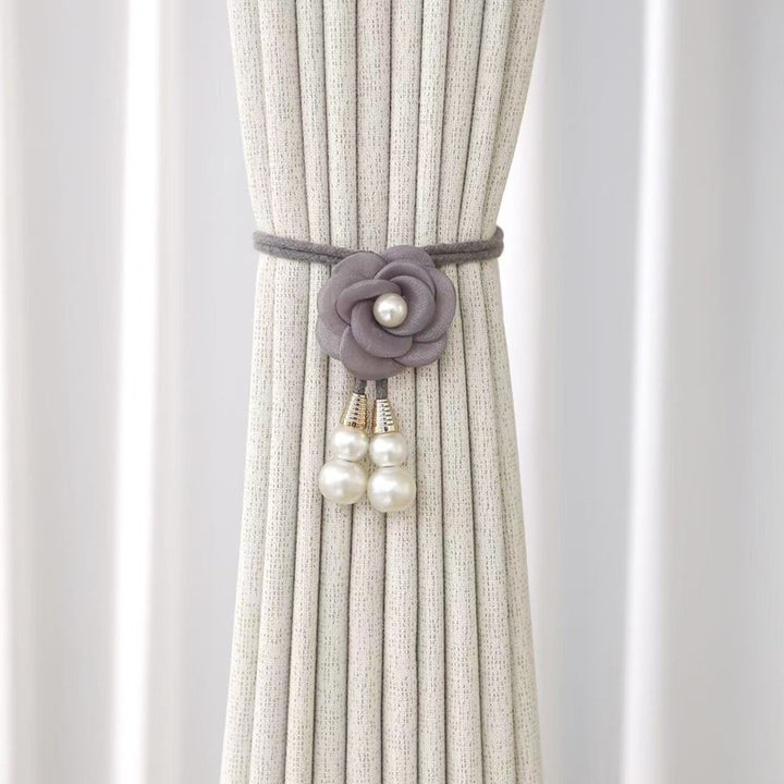 Decorative curtain holder Bowlift