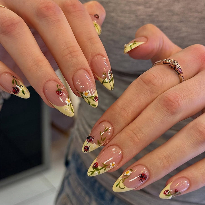 Floral Print Press-On Nails Set with Ladybug and Bee Designs Bowlift
