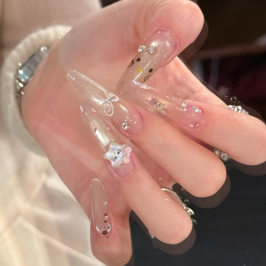 Artificial nails with Playful-Elegant Design Bowlift