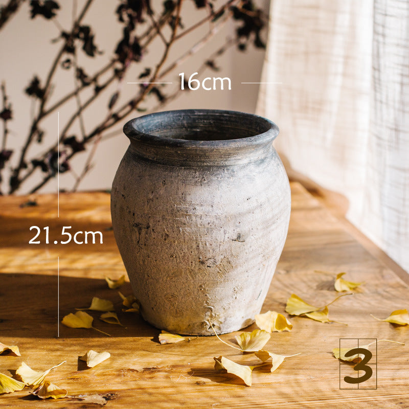 Rustic ceramic pot with handmade design Bowlift