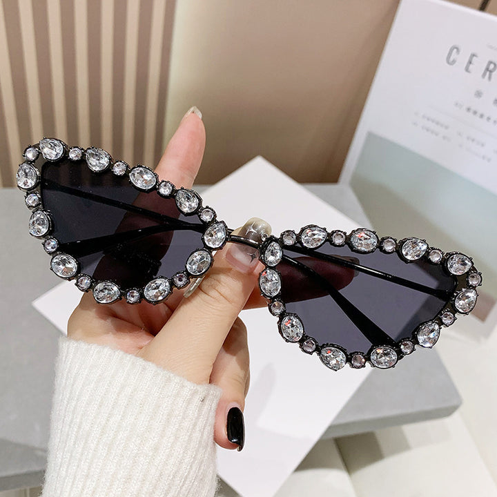 Ladies elegant Cat-Eye sunglasses with glamorous stone setting Bowlift