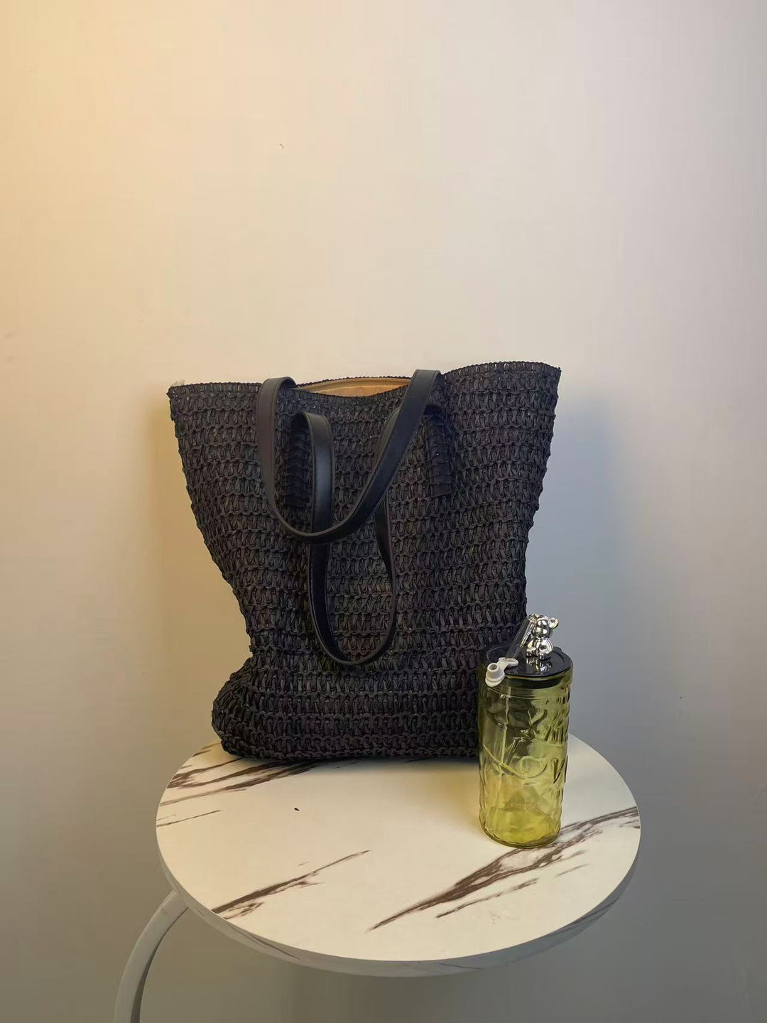 Shopping bag made of high-quality woven material Bowlift