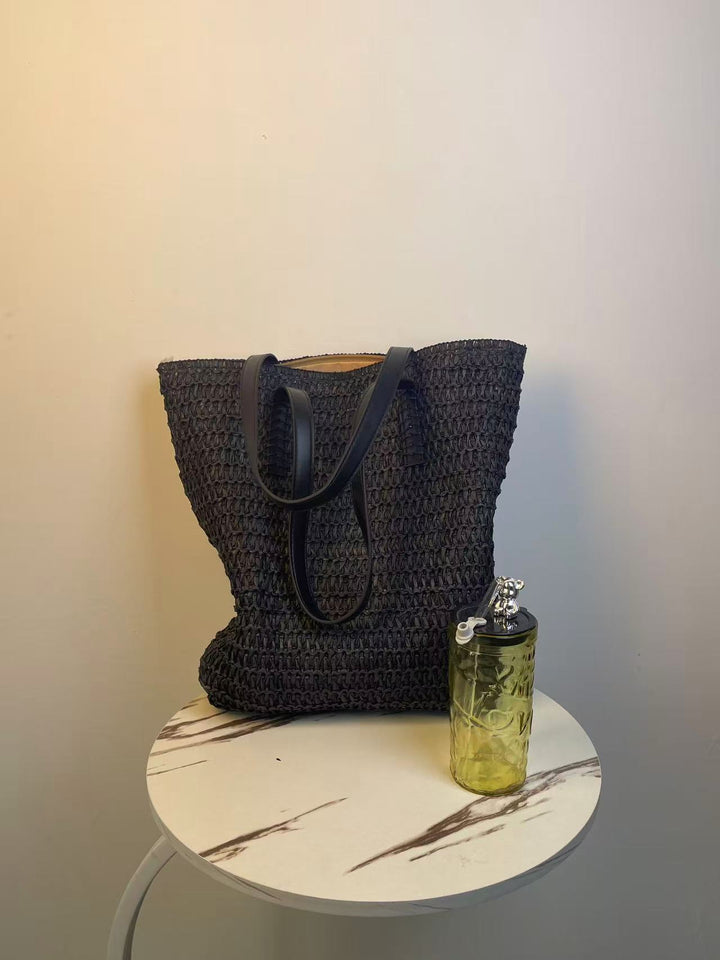 Shopping bag made of high-quality woven material Bowlift