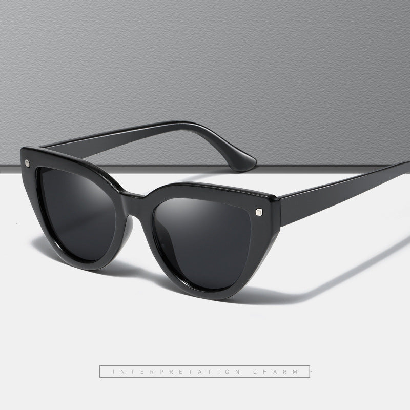 Women's Cat-Eye Sunglasses with Distinctive Animal Print Pattern Bowlift