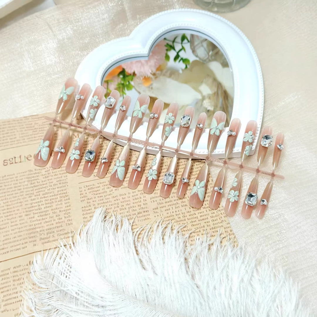 Artificial nails with floral and glamorous design Bowlift