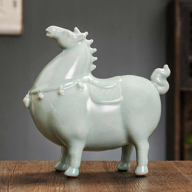 Decorative ceramic horse Bowlift