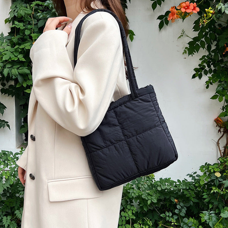 Elegant Padded Shoulder Bag Bowlift