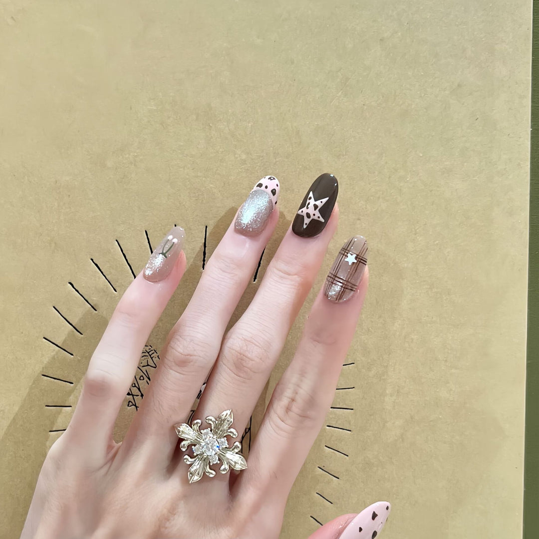 Artificial Nails in Elegant Flower Design Bowlift