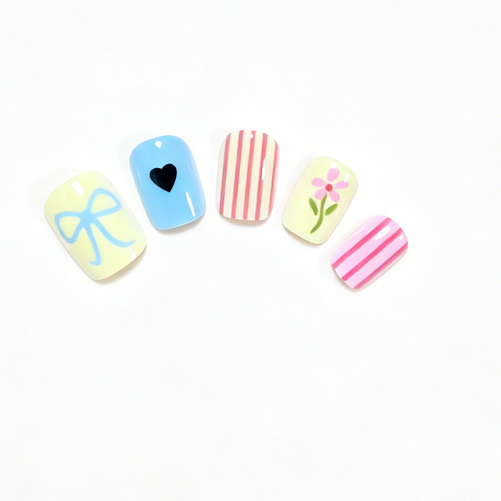Decorative Nail Art Set with Floral Motifs Bowlift