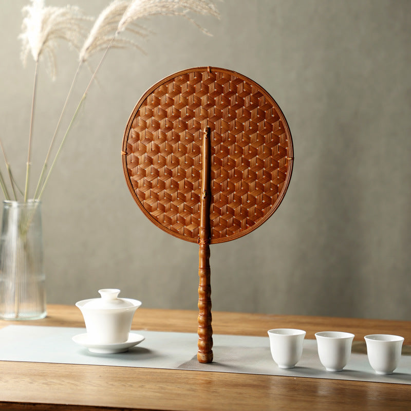 Women traditional bamboo fan Bowlift