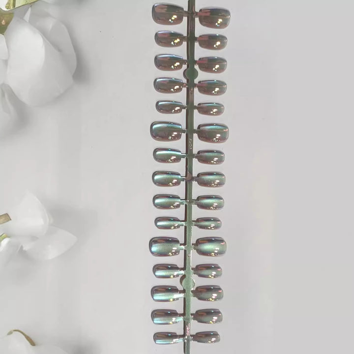 Iridescent Press-On Nail Art Set Bowlift