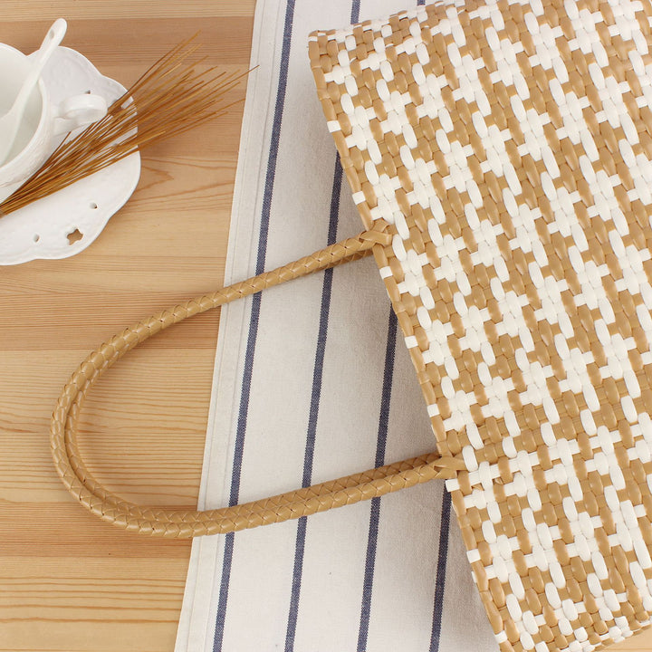 Designer Tote Bag Made of High-Quality Woven Material Bowlift