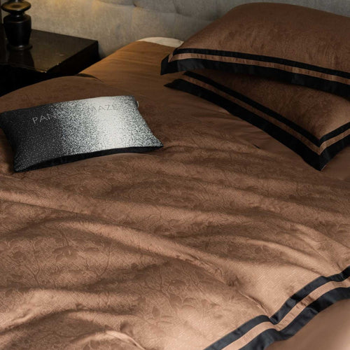 Luxurious linen look bedding set with two-tone piping edge