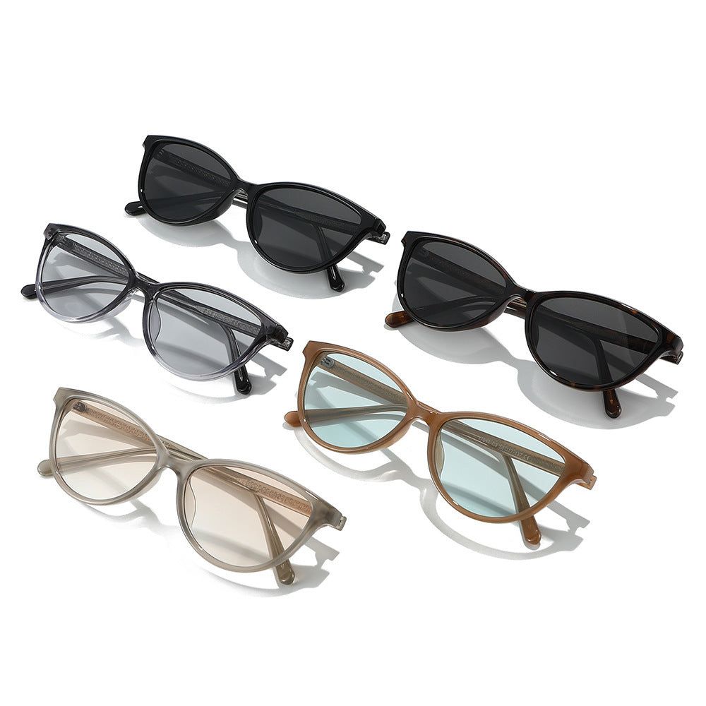 Women's Cat-Eye Sunglasses with Stylish Accents Bowlift