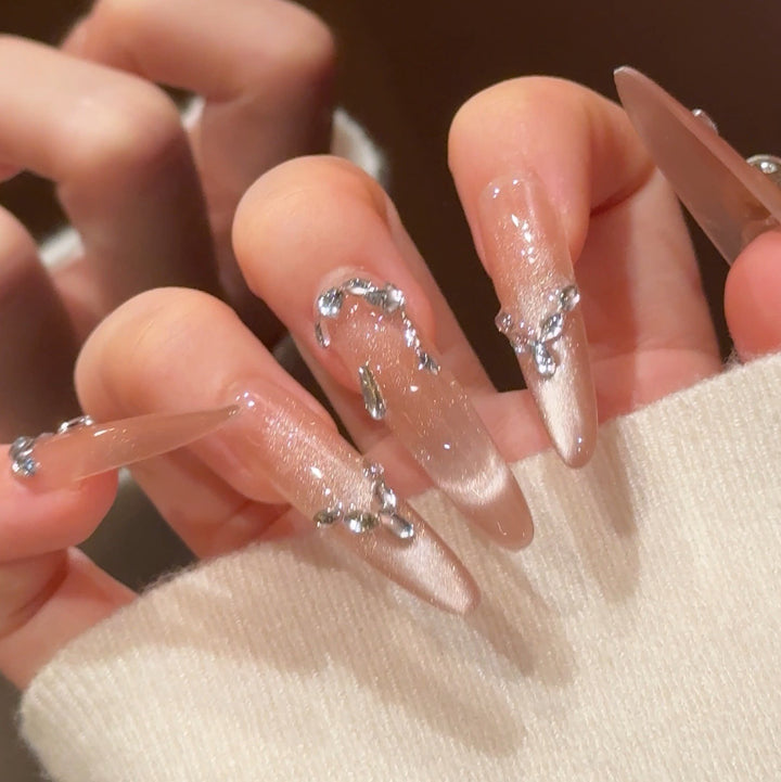 Stylish Stiletto Press-On Nail Extensions Bowlift