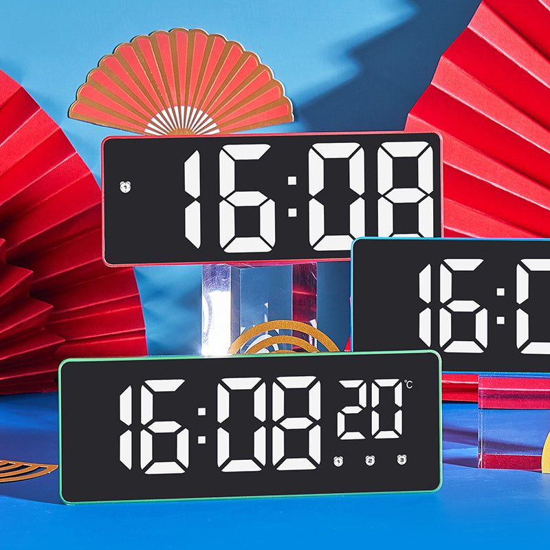 Digital radio clock with temperature display Bowlift
