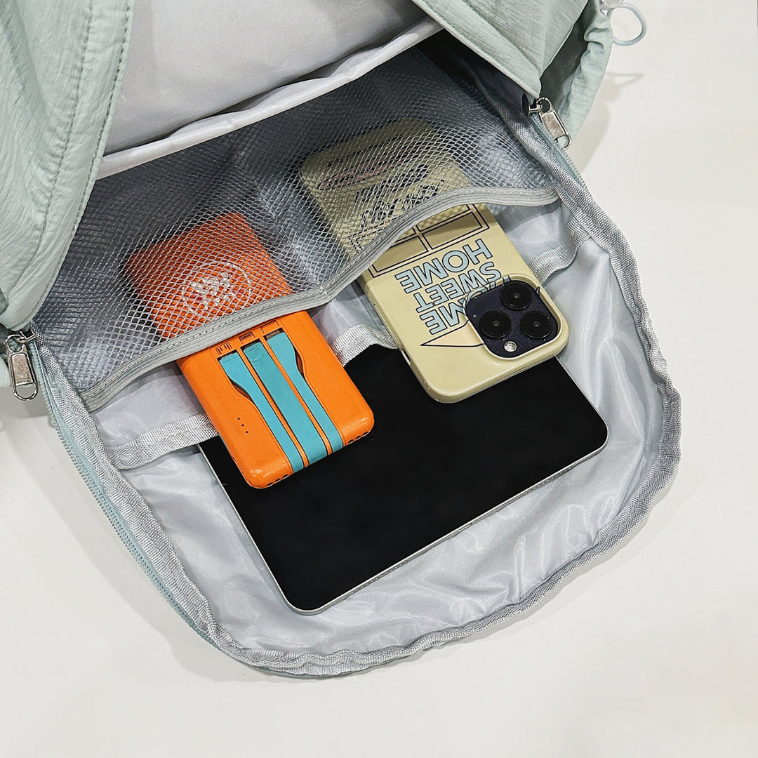 Sporty backpack with practical side pockets Bowlift