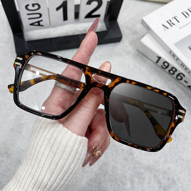 Women’s fashionable glasses Bowlift