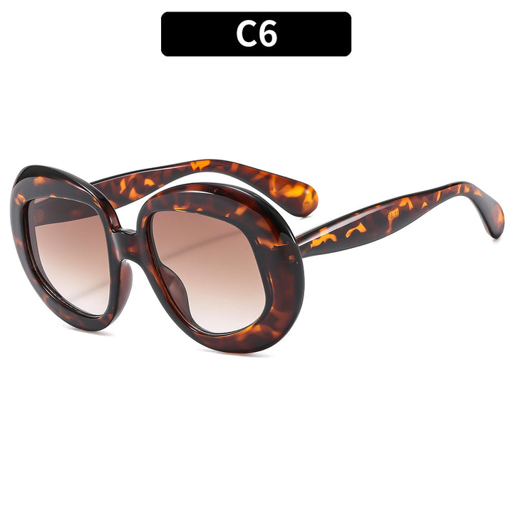 Oversized Retro-Inspired Sunglasses