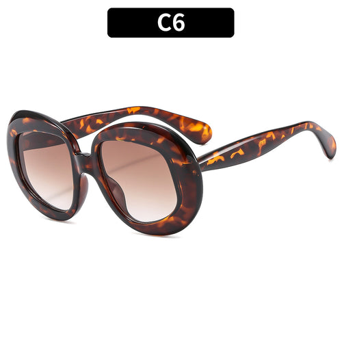 Oversized Retro-Inspired Sunglasses