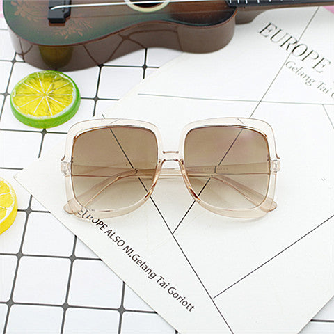 Women’s Geometric Sunglasses in Modern Design Bowlift