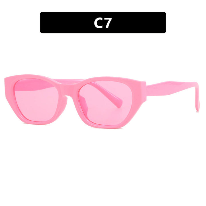 Ladies Cat-Eye Sunglasses with transparent, geometric frame Bowlift