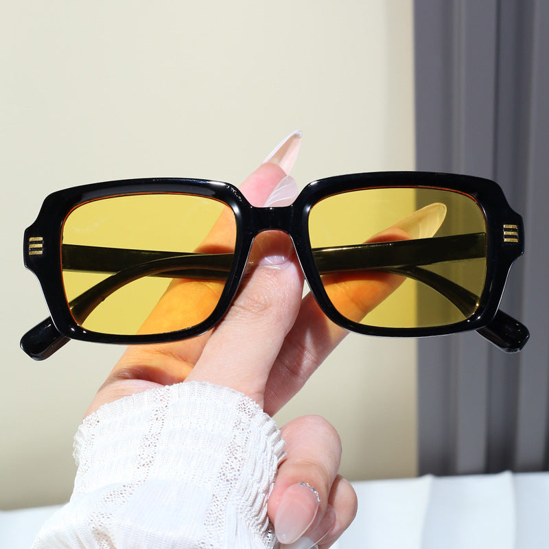 Women's fashionable square sunglasses with textured frame Bowlift