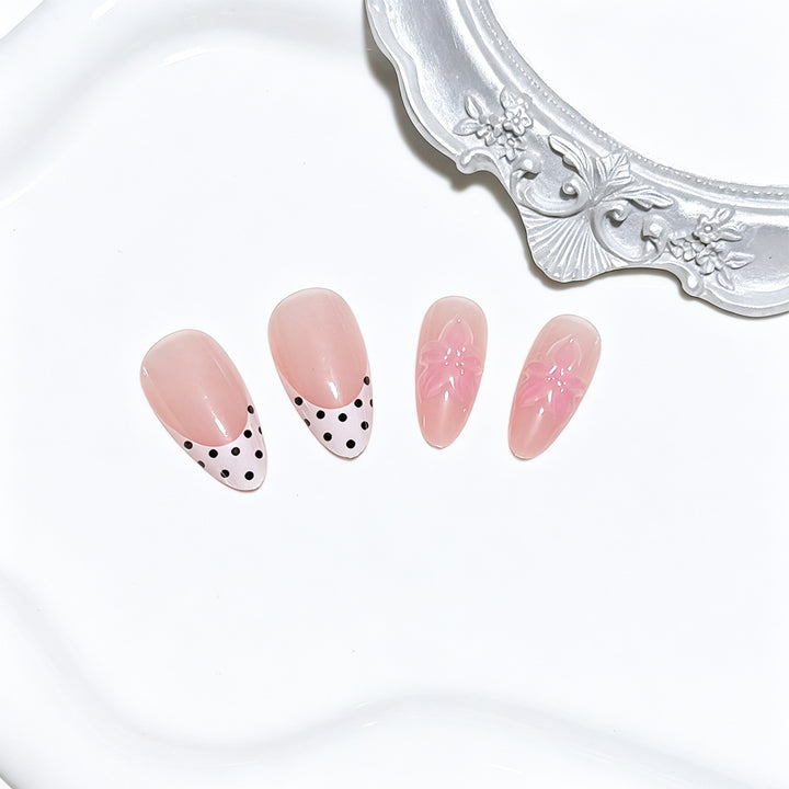 Elegant Floral Design Press-On Nail Tips Bowlift