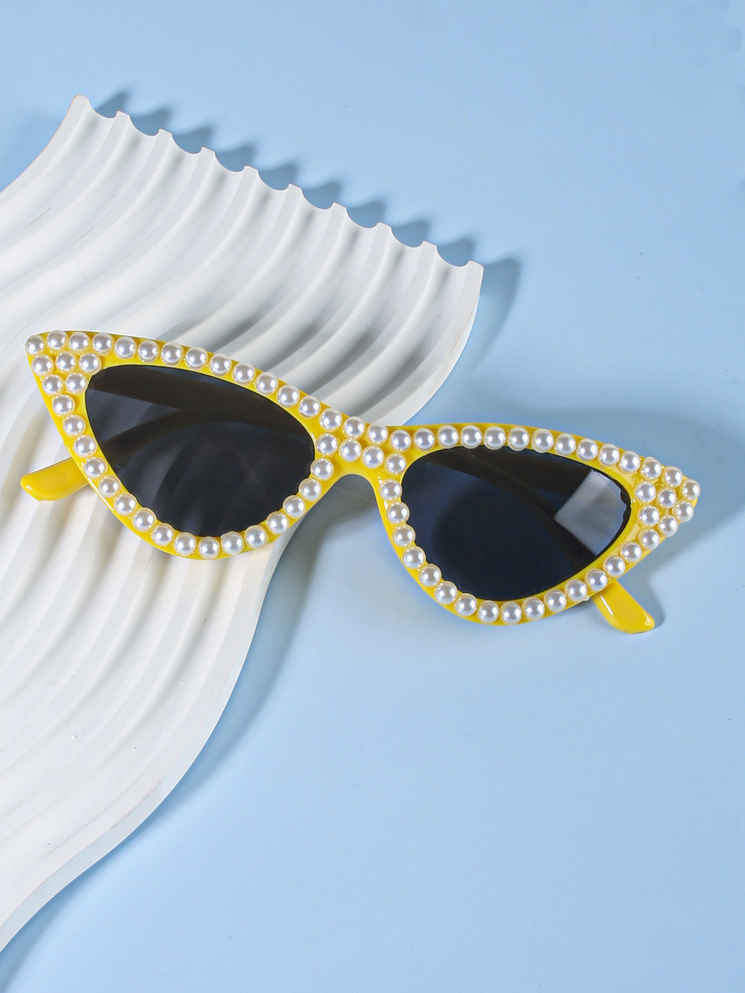 Cat-Eye Fashion Sunglasses Bowlift