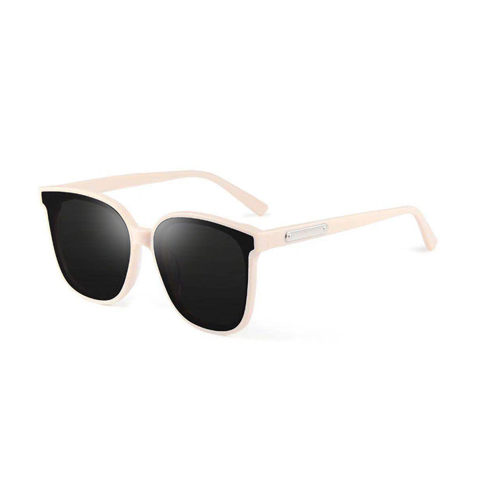 Ladies Oversized Sunglasses with Trendy and Classic Design Bowlift