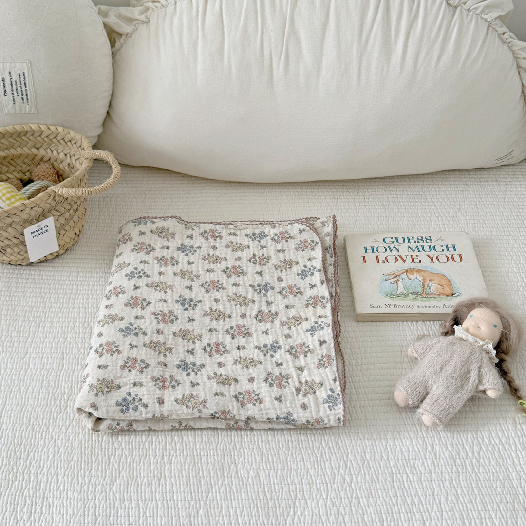 Unisex Cozy Muslin Blanket with Delicate Flower Pattern Bowlift