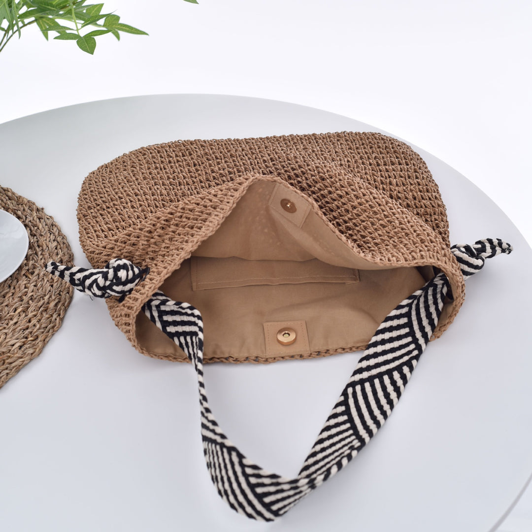 Handmade bucket bag with modern stripe pattern Bowlift