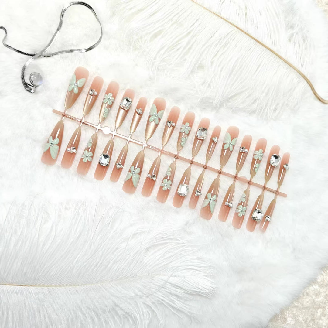Artificial nails with elegant flower and crystal design Bowlift