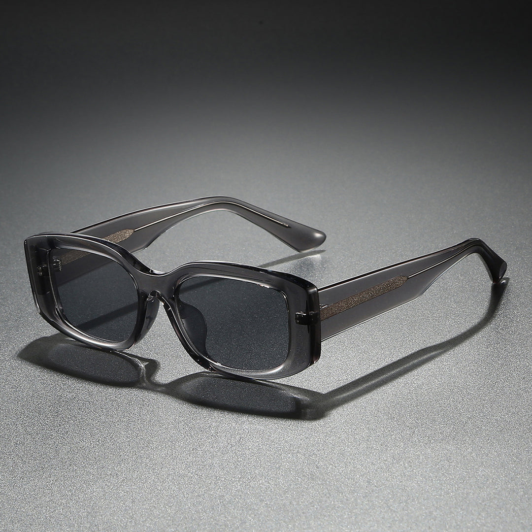 Ladies stylish sunglasses in a trendy, square frame Bowlift